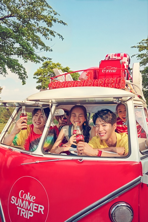 코카-콜라는 코카-콜라와 함께 짜릿한 썸머 트립을 떠날 참가자를 모집하는 이벤트를 실시한다. 사진=코카-콜라 제공.