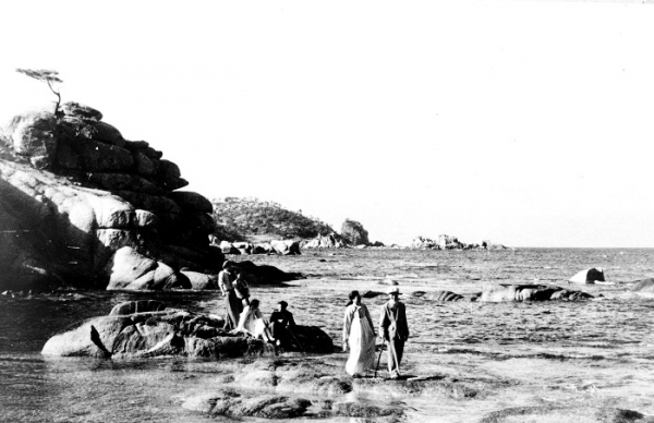 1955해금강을 찾은 노동자들 (국립해양박물관 제공)