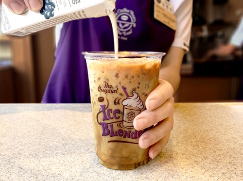 글로벌 커피 브랜드 ‘커피빈코리아’는 두유 무료 변경 서비스를 제공한다.사진=커피빈 제공