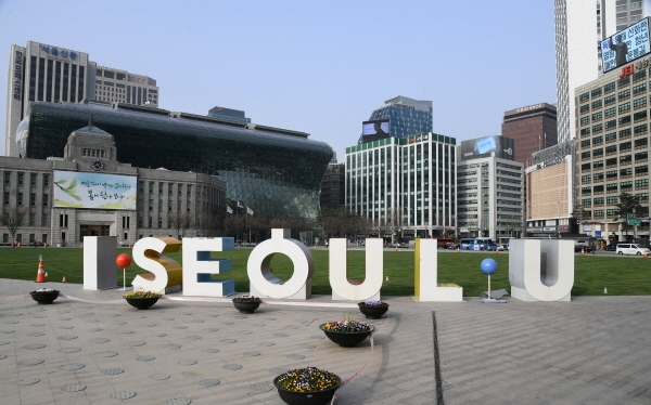 서울시가 가로쓰레기통 설치 및 운영 개선 방안을 논의하기 위해 6일 합동토론회를 개최한다.