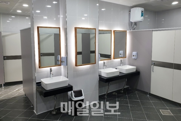 새롭게 단장한 서산공용버스터미널 여성화장실 모습/제공=서산시