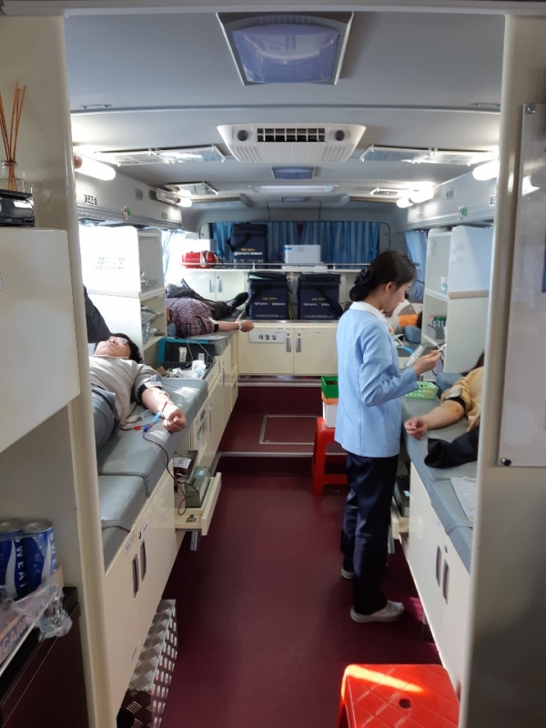 지난 14일 대한적십자사 광주전남지사와 협력해 구례군청 직원들을 대상으로 헌혈을 진행한 모습.(사진제공=구례군)