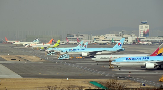 서울 김포국제공항에 국내 항공사 비행기들이 주기장에 서 있다. 사진=연합뉴스