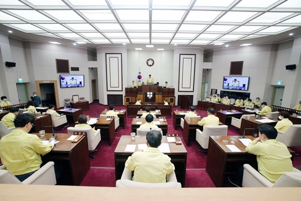 구미시의회는 5월 14일부터 5월 18일까지 5일간의 일정으로 제239회 임시회를 개회했다.