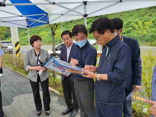 수자원 공사 직원, 시·도의원들과 5산단 하이테크밸리 현장 점검에 나선 김영식 의원