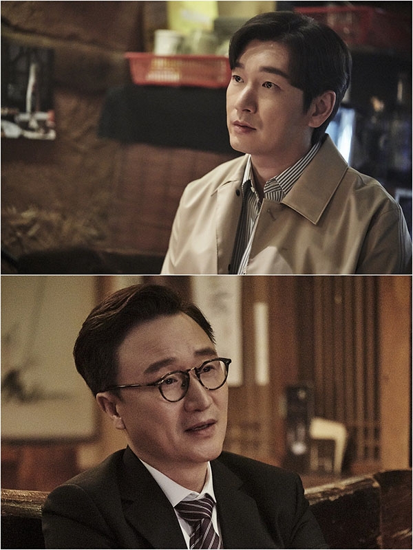 tvN 토일드라마 '비밀의 숲2' 스틸_황시목 역 조성우(위), 강원철 역 박성근(아래). 사진 제공=tvN.