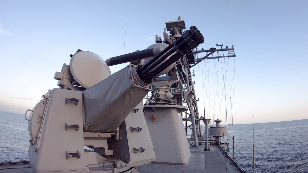 LIG넥스원이 해군군수사령부(군수사) 주도 하에 국내 창정비를 최초로 완료한 양만춘함에 탑재된 근접방어무기체계(CIWS) 30mm 골키퍼의 모습. 사진=LIG넥스원 제공