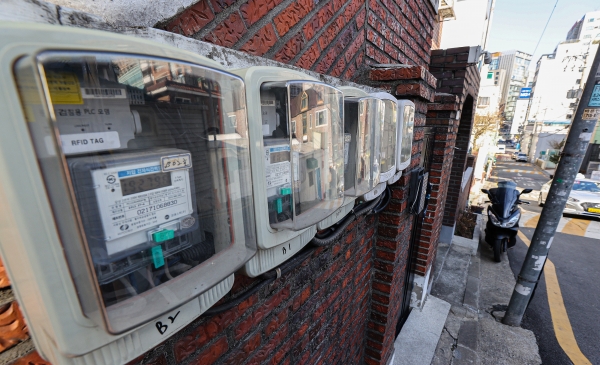 서울 주택가에 설치된 전기 계량기. 사진=연합뉴스