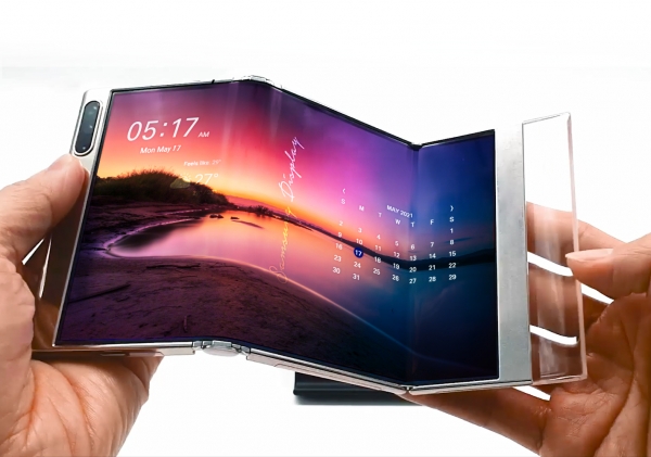 삼성디스플레이가 SID2021에서 공개한 S폴더블은 안과 밖으로 두 번 접을 수 있는 멀티 폴더블 제품이다. 사진=삼성디스플레이 제공
