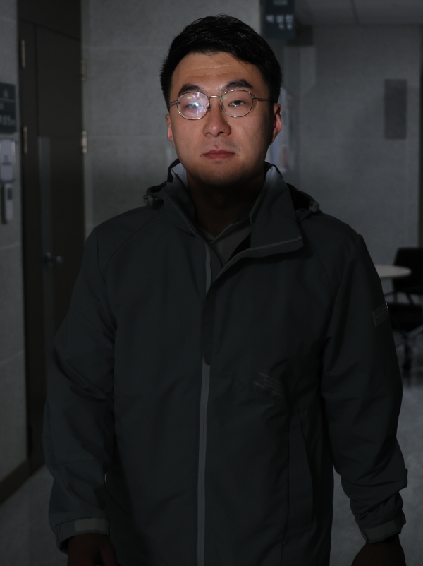 민주당 김남국 의원이 14일 오전 국회 의원실로 출근하고 있다. 김 의원은 출근 후 페이스북을 통해 탈당을 선언했다. 사진=연합뉴스