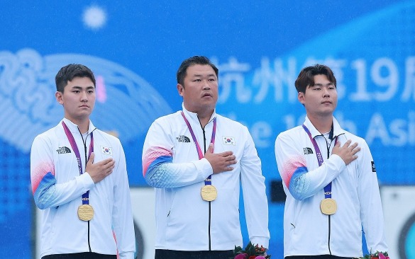 남자 양궁 선수들이 13년 만에 아시안게임 단체전 금메달을 획득했다. 사진=연합뉴스
