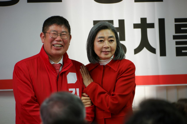 김경진 전 의원이 9일 동대문구 전농동 선거사무소 개소식을 열고 22대 총선 시동을 걸었다.